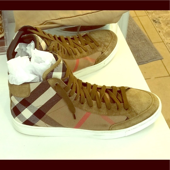 Burberry  size 10 high tops - Picture 1 of 5